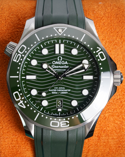 2026 Omega Seamaster Diver 300M "Seaweed" 42MM Green Dial Rubber Strap (210.32.42.20.10.001)