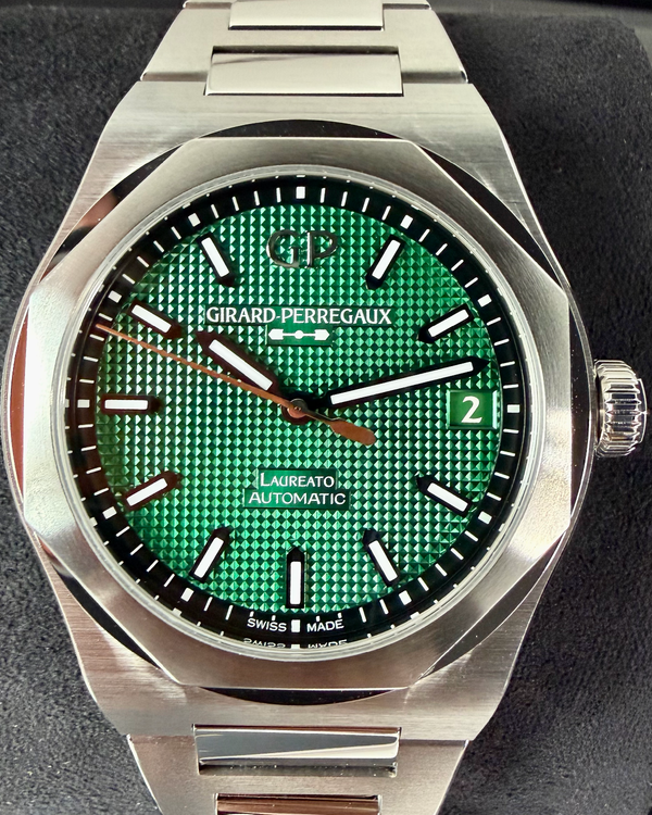 2026 Girard Perregaux Laureato 42MM Green Dial Steel Bracelet (81010.11.3153.1CM)