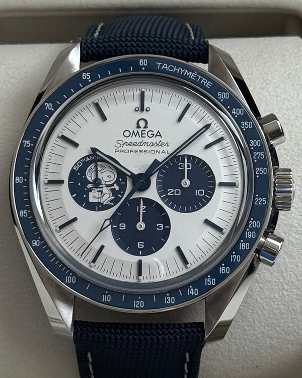 2023 Omega Speedmaster "Silver Snoopy Award" 42MM Silver Dial Textile Strap (310.32.42.50.02.001)