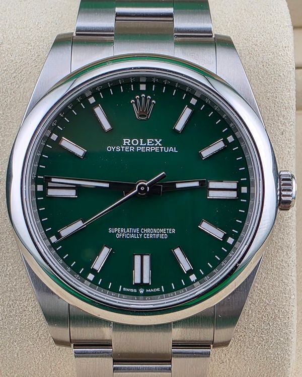 2025 Rolex Oyster Perpetual 41MM Green Dial Oyster Bracelet (124300)