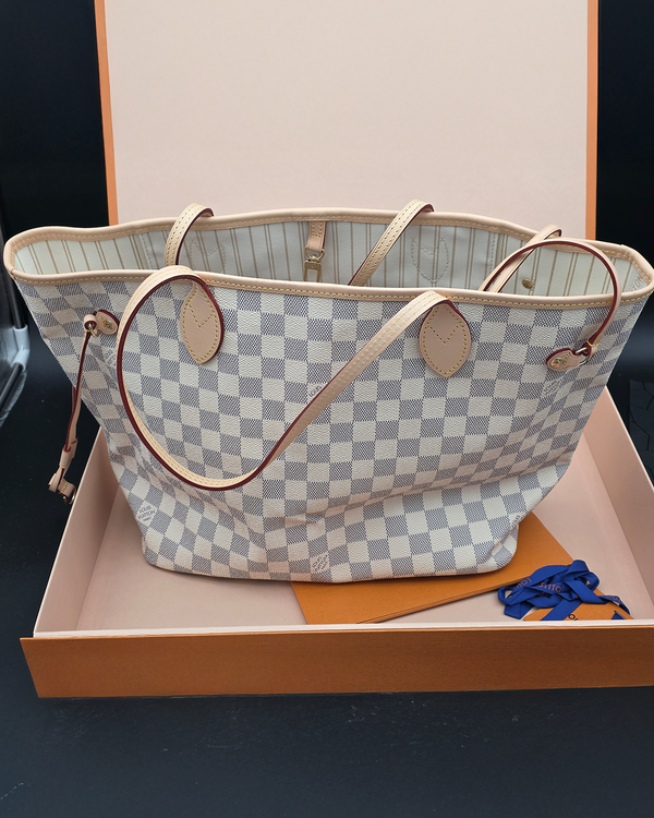 No Reserve - Louis Vuitton Neverfull x 12.5IN Yellow Gold Hardware Leather Strap (155.133.15.148)