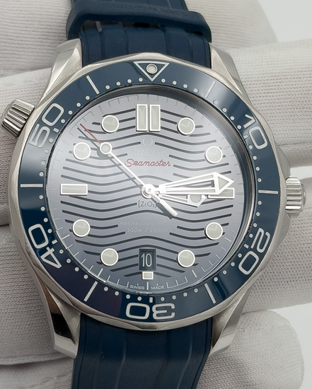 2021 Omega Seamaster Diver 300M 42MM Blue Dial Rubber Strap (210.32.42.20.03.001)