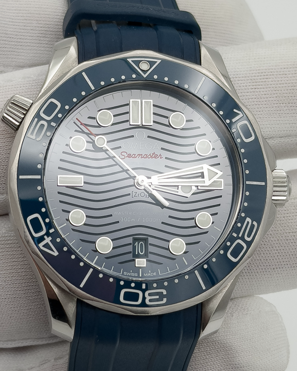 2021 Omega Seamaster Diver 300M 42MM Blue Dial Rubber Strap (210.32.42.20.03.001)