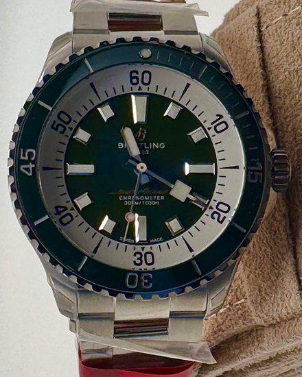 2025 Breitling Superocean 44MM Green Dial Steel Bracelet (A17376)