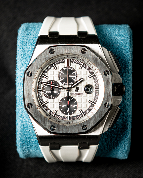 No Reserve - 2015 Audemars Piguet Royal Oak Offshore Chronograph 44MM White Dial Aftermarket Rubber Strap (26400SO.OO.A002CA.01)
