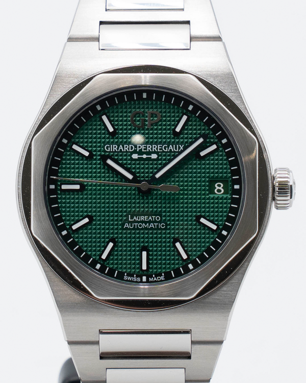 No Reserve - 2023 Girard Perregaux Laureato 42MM Greeen Dial Steel Bracelet (81010.11.3153.1CM)