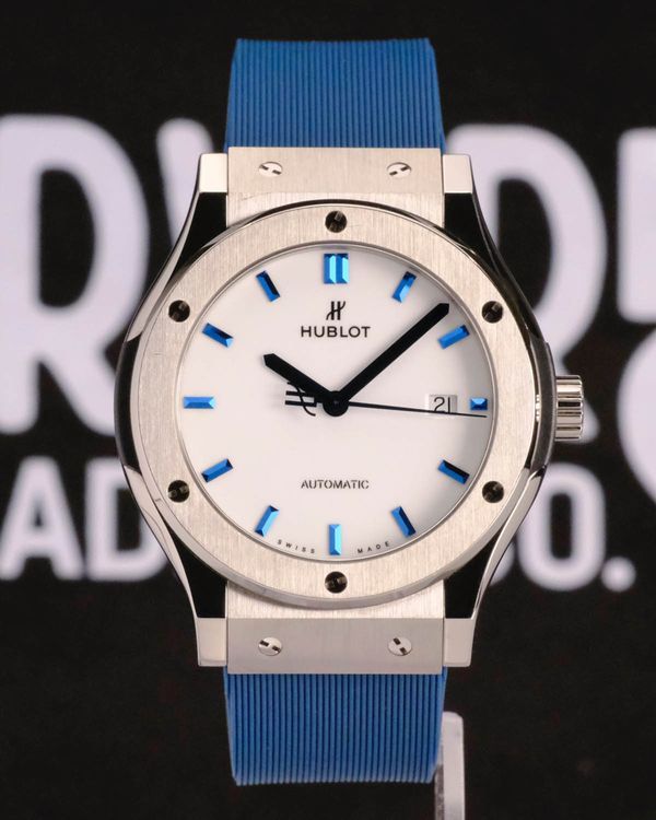 No Reserve - 2017 Hublot Classic Fusion 42MM White Dial Aftermarket Rubber Strap (542.NX.2210.LR.JPN17)