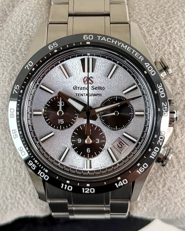 2025 Grand Seiko Evolution 9 "Snow Blue Tentagraph" Chronograph 43.2MM Blue Dial Titanium Bracelet (SLGC007)