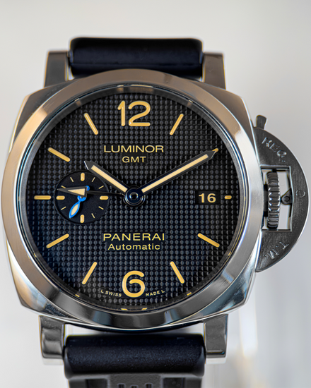 No Reserve - 2018 Panerai Luminor 1950 3 Days GMT 42MM Black Dial Rubber Strap (PAM01535)