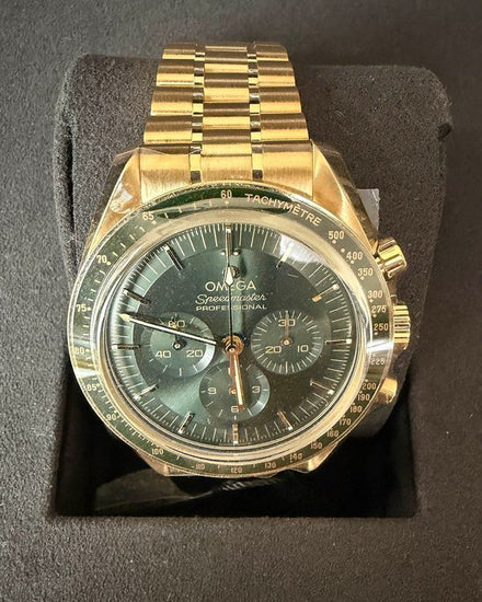 2025 Omega Speedmaster Professional Moonwatch "Moonshine Gold" 42MM Green Dial Yellow Gold Bracelet (310.60.42.50.10.001)