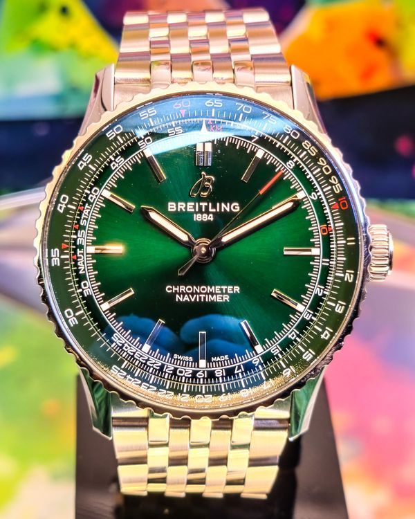 (WORKING) Breitling Navitimer (A17329)