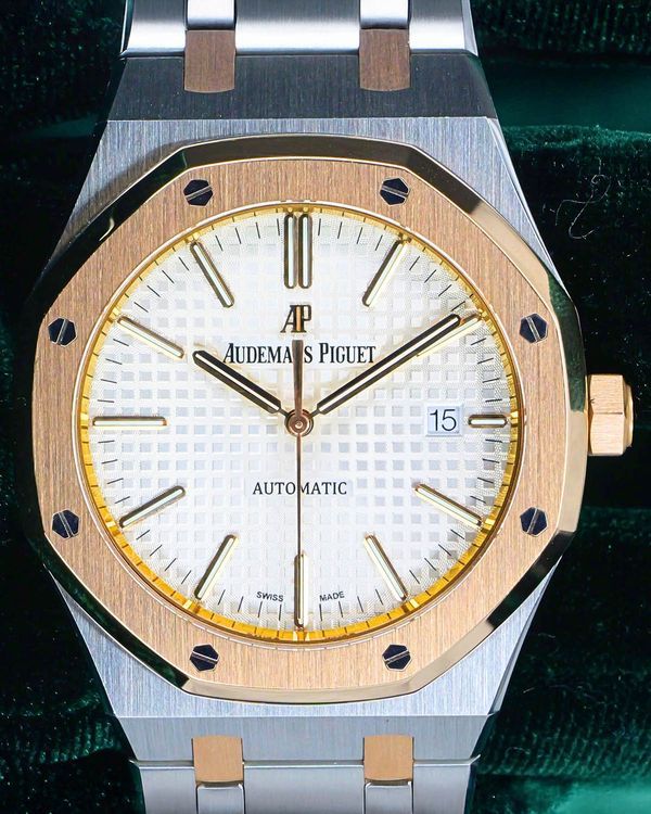 2016 Audemars Piguet Royal Oak 41MM Silver Dial Two-Tone Bracelet (15400SR.OO.1220SR.01)