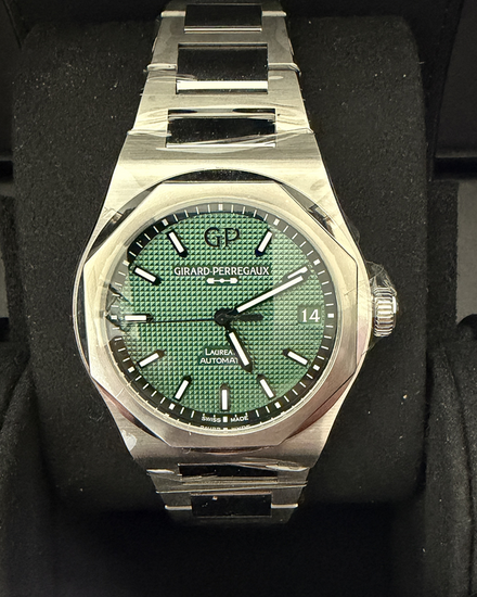 2026 Girard Perregaux Laureato 42MM Green Dial Steel Bracelet (81010.11.3153.1CM)