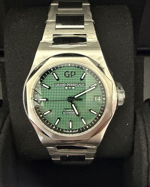 2026 Girard Perregaux Laureato 42MM Green Dial Steel Bracelet (81010.11.3153.1CM)