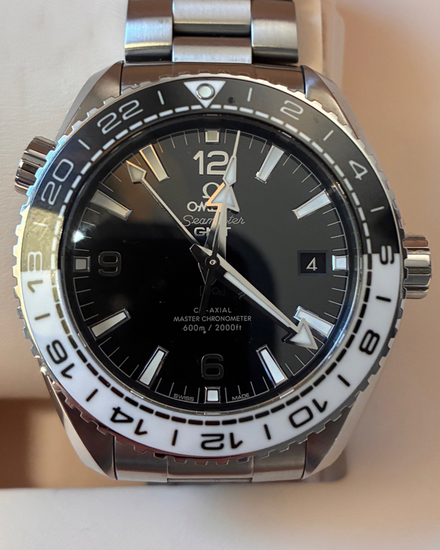No Reserve - 2024 Omega Seamaster Planet Ocean "Oreo" 600M 43.5MM Black Dial Steel Bracelet (215.30.44.22.01.001)