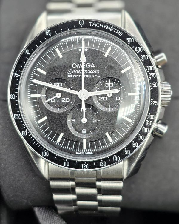 2022 Omega Speedmaster Professional Moonwatch 42MM Black Dial Steel Bracelet (310.30.42.50.01.001)