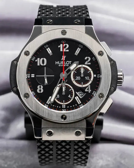 2010 Hublot Big Bang 44MM Black Dial Rubber Strap (301.SX.130.RX)