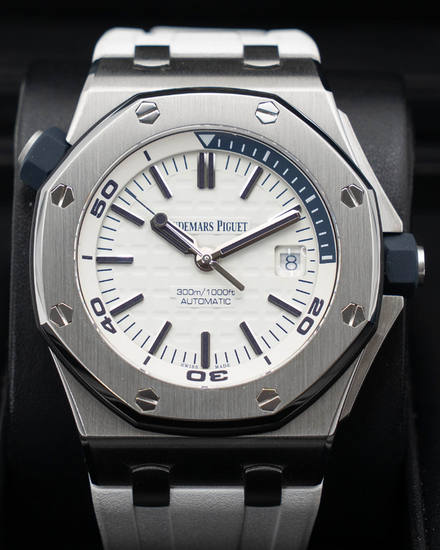 Audemars Piguet Royal Oak Offshore Diver "The Admiral" 42MM White Dial Rubber Strap (15710ST.OO.A010CA.01)