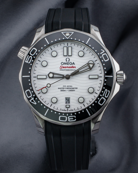 No Reserve - 2024 Omega Seamaster Diver 300M 42MM White Dial Rubber Strap (210.32.42.20.04.001)
