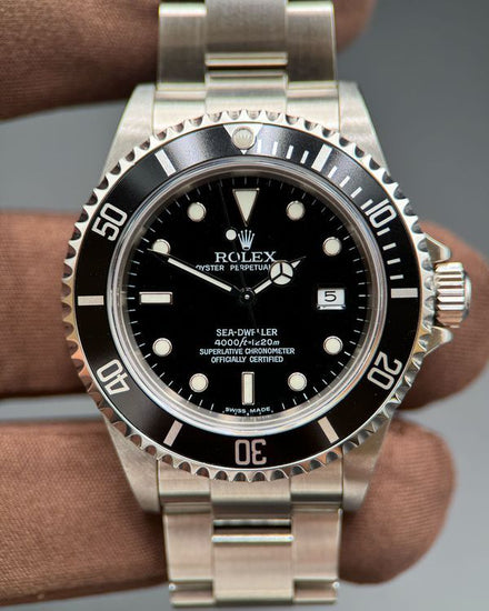 Rolex Sea-Dweller 4000 40MM Black Dial Oyster Bracelet (16600)