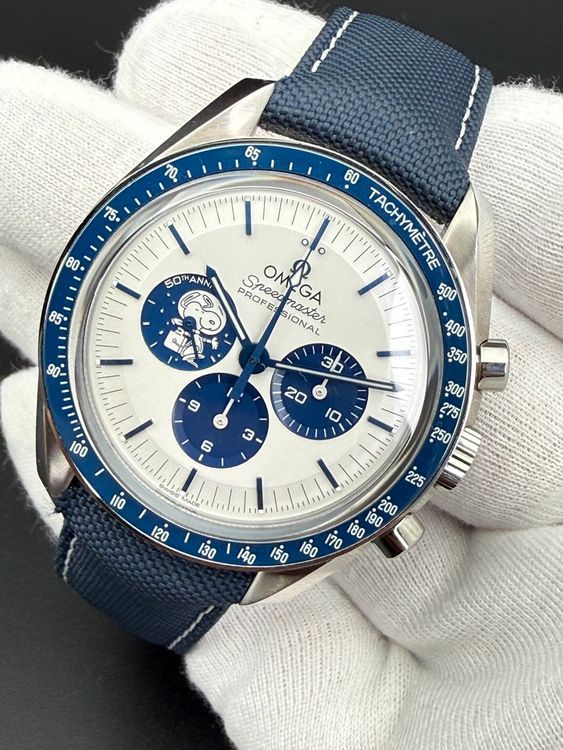 2024 Omega Speedmaster "Silver Snoopy Award" 42MM Silver Dial Textile Strap (310.32.42.50.02.001)