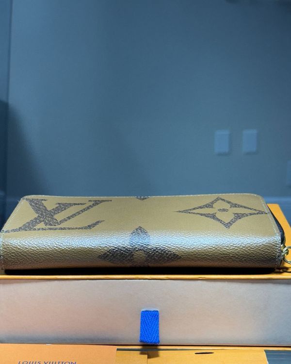 Louis Vuitton Zippy Wallet Giant Reverse Monogram Coated Canvas Gold-Tone Hardware (M69353)