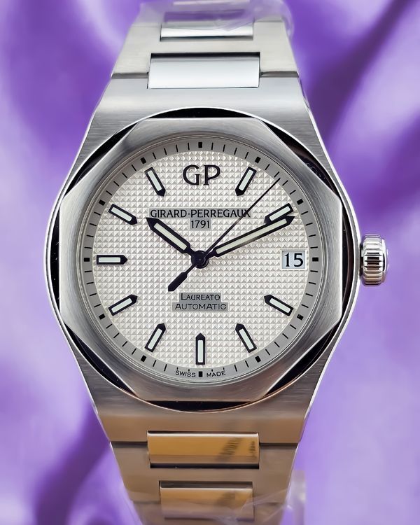 Girard Perregaux Laureato (81010-11-131-11A)