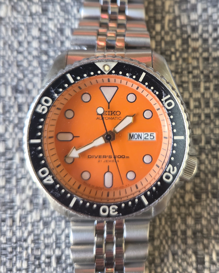 No Reserve - Seiko Diver Scuba 42MM Orange Dial Steel Bracelet (SKX011J)