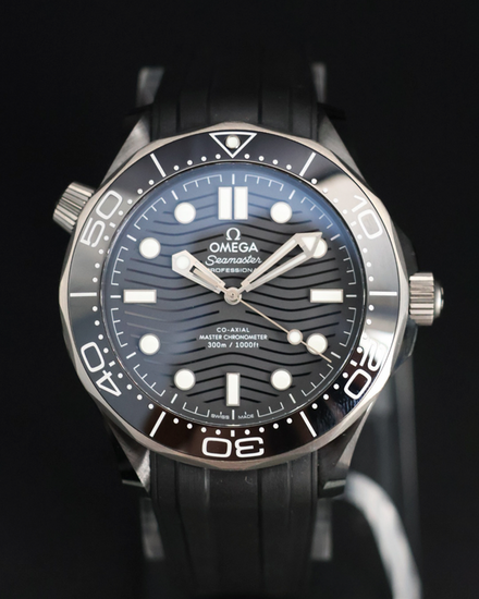 No Reserve - 2022 Omega Seamaster Diver 300M Ceramic 43.5MM Black Dial Rubber Strap (210.92.44.20.01.001)