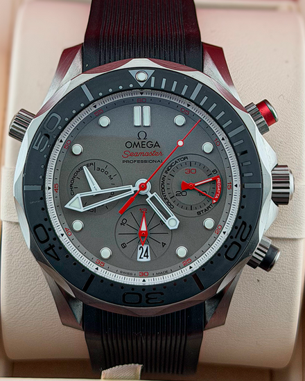 No Reserve - Omega Seamaster Diver 300M 44MM Grey Dial Rubber Strap (212.92.44.50.99.001)