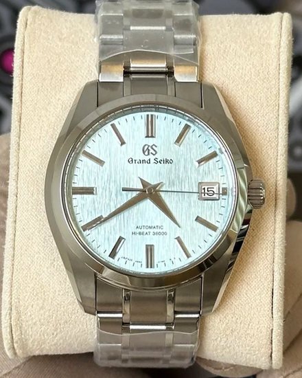 2026 Grand Seiko Heritage “Icefall” Collection 40MM Blue Dial Titanium Bracelet (SBGH349)