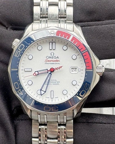 2018 Omega Seamaster Diver 300M "Bond 007 Commander's Watch" L.E. 41MM White Dial Steel Bracelet (212.32.41.20.04.001)