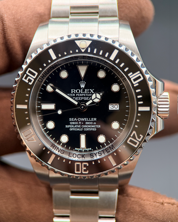 Rolex Sea-Dweller 40MM Black Dial Oyster Steel Bracelet (116600)