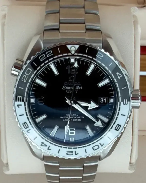 2024 Omega Seamaster Planet Ocean GMT "Oreo" 43.5MM Black Dial Steel Bracelet (215.33.44.22.01.001)