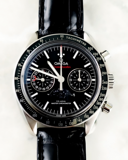 2021 Omega Speedmaster Moonphase 44.25MM Black Dial Leather Strap (304.33.44.52.01.001)