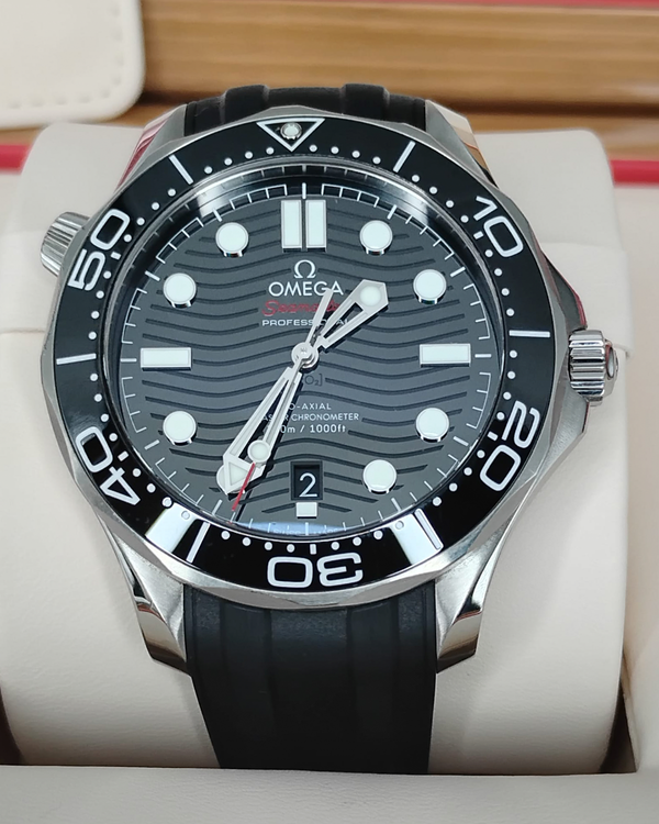 2025 Omega Seamaster Diver 300M 42MM Black Dial Rubber Strap (210.32.42.20.01.001)
