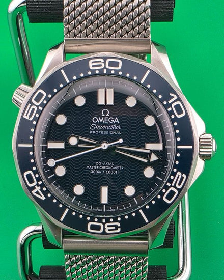 Omega Seamaster Diver 300M "James Bond 60th Anniversary" 42MM Blue Dial Steel Bracelet (210.30.42.20.03.002)