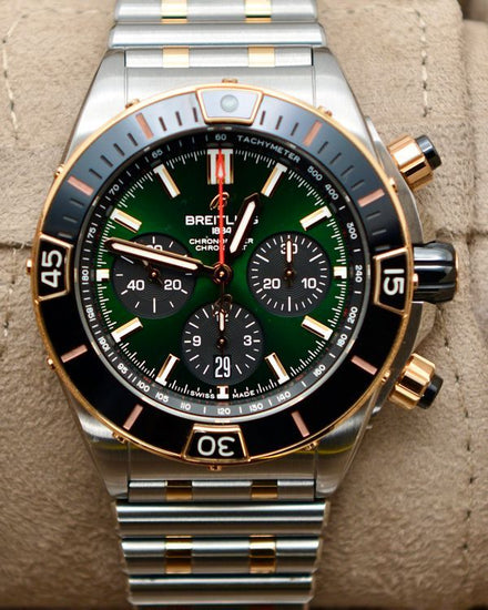 2022 Breitling Super Chronomat B01 44MM Green Dial Two-Tone Bracelet (UB0136251B1U1)