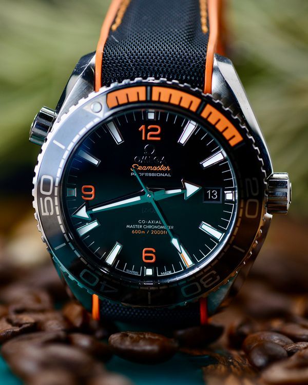 Omega Seamaster Planet Ocean (215.30.44.21.01.002)