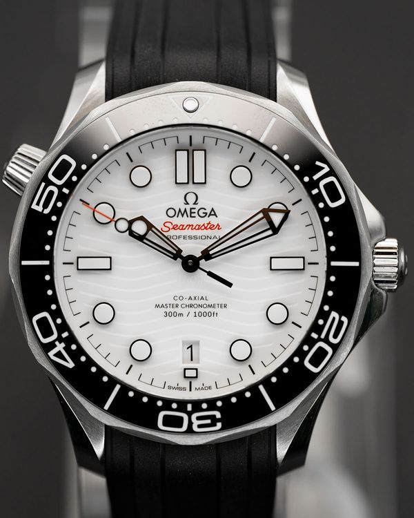 2023 Omega Seamaster Diver 300M 42MM White Dial Rubber Strap (210.32.42.20.04.001)
