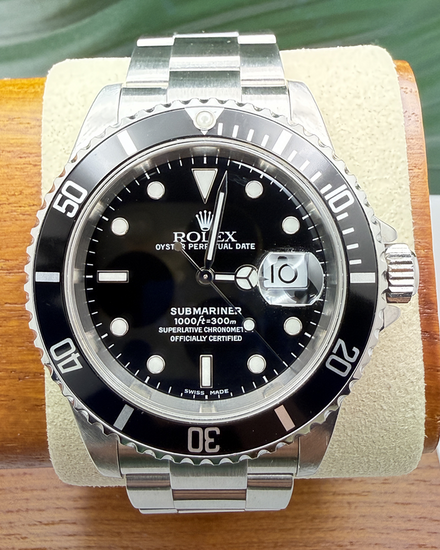 2001 Rolex Submariner Date 40MM Black Dial Oyster Bracelet (16610LN)