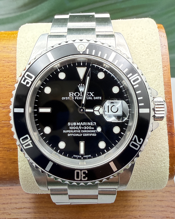 2001 Rolex Submariner Date 40MM Black Dial Oyster Bracelet (16610LN)