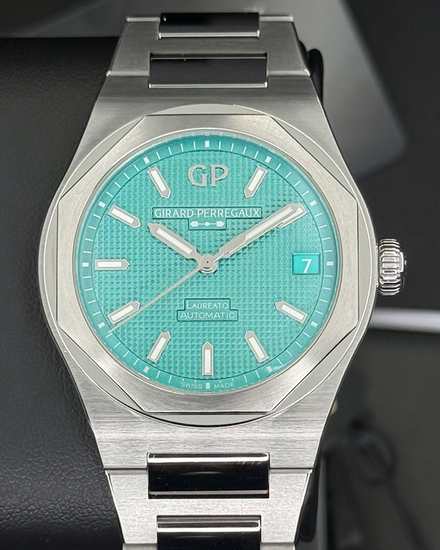 2026 Girard Perregaux Laureato "Fifty" L.E. 42MM Turquoise Dial Steel Bracelet (81010-11-3592-1GM)