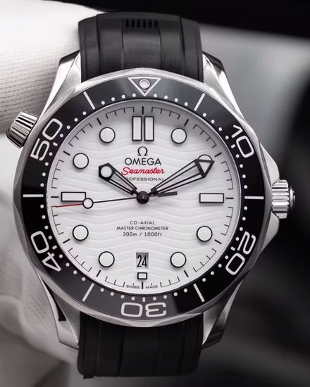 2023 Omega Seamaster Diver 300M 42MM White Dial Rubber Strap (210.32.42.20.04.001)