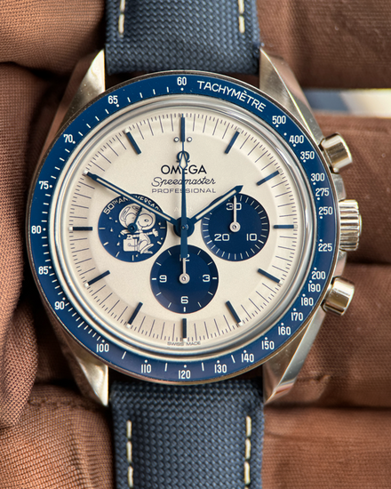 2023 Omega Speedmaster Anniversary Series "Silver Snoopy Award" 42MM Silver Dial Leather Strap (310.32.42.50.02.001)