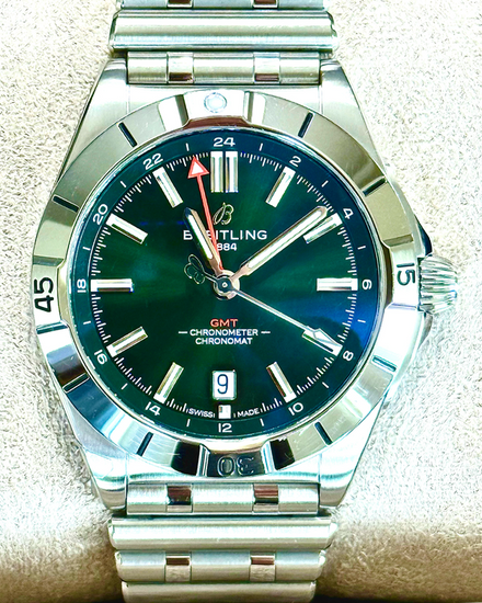 No Reserve - 2024 Breitling Chronomat GMT 40MM Green Dial Steel Bracelet (A32398)
