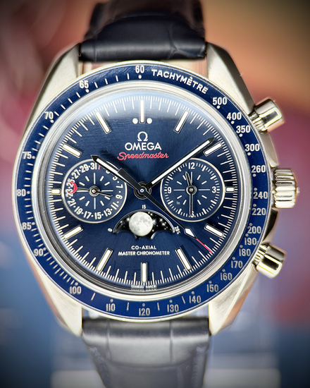 No Reserve - Omega Speedmaster Moonphase 44.25MM Blue Dial Leather Strap (304.33.44.52.03.001)