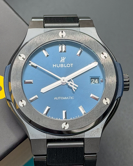 2025 Hublot Classic Fusion 38MM Blue Dial Ceramic Bracelet (568.CM.7170.CM)