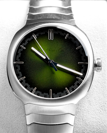2024 H. Moser & Cie Streamliner Centre Seconds "Matrix" 40MM Green Dial Steel Bracelet (6201-1200)