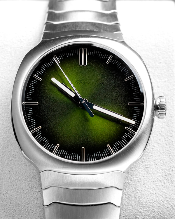 2024 H. Moser & Cie Streamliner Centre Seconds "Matrix" 40MM Green Dial Steel Bracelet (6201-1200)